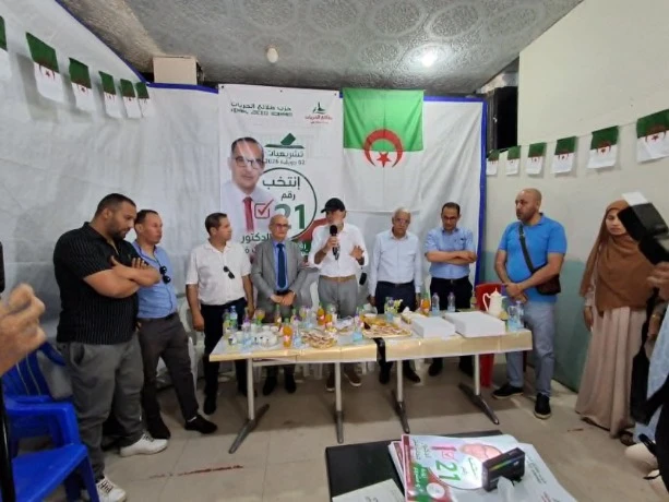 رضا بن ونان رئيس حزب طلائع الحريات من دائرة سيدي أمحمد بن علي بغليزان..... الخروج بقوة لانتخاب مرشحي الحزب النزهاء أ.حليم.