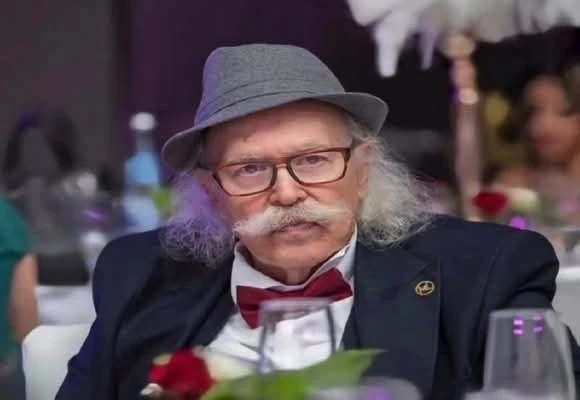 الفنان مدني نعمون في ذمة الله