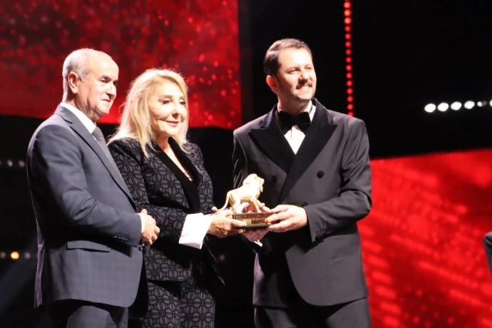 وزيرة الثقافة والفنون تعطي إشارة انطلاق مهرجان وهران للفيلم العربي