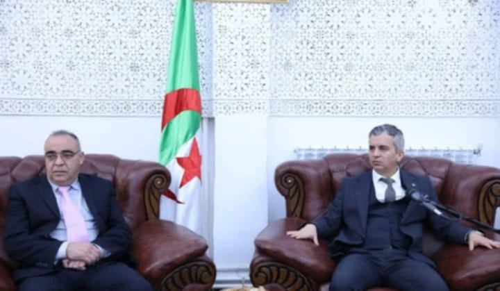 والي معسكر يؤكد  في لقائه مع الصحافة على فتح قنوات الاتصال بين الإدارة والإعلام خدمة للمواطن