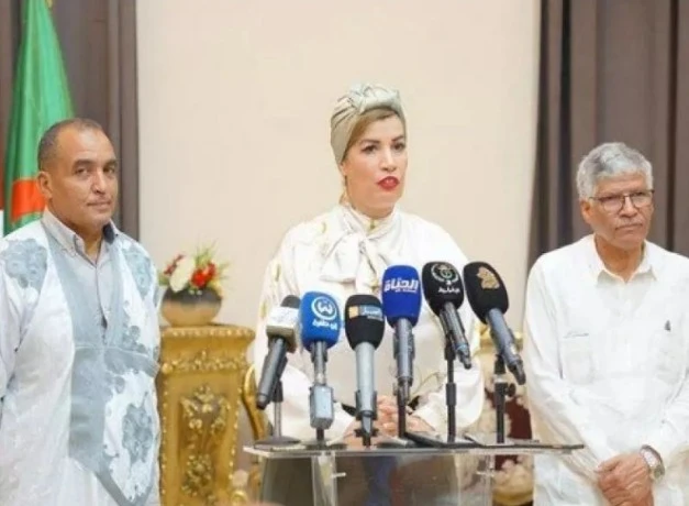 وزيرة الثقافة ونظيرها الصحراوي في زيارة لورشات التكوين في مهن فنون العرض لفائدة الطلبة الصحراويين