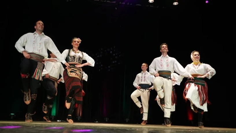 المهرجان الدولي الثقافي للرقص الشعبي ببلعباس : سهرات تصنع الفرجة