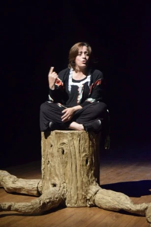 'ليسبوار فالنوار" مونودرام الفنانة ريم تكوشت يعرض  بمسرح  مستغانم