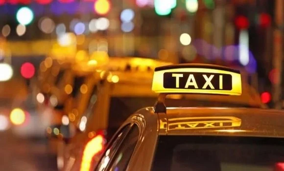 سوقرال تطلق تطبيقا لطلب سيارة أجرة معتمد