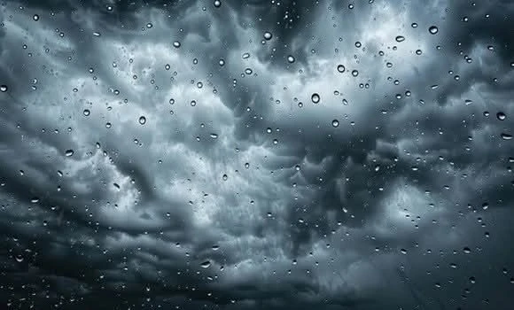 سقوط أمطار رعدية بعدة ولايات من البلاد يومي الجمعة و السبت
