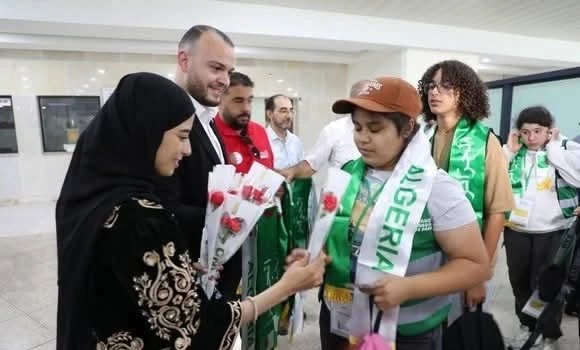 استقبال الفوج الثاني من أبناء الجالية الجزائرية المقيمة بالخارج