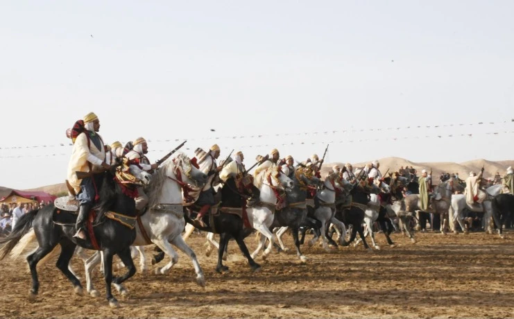 وعدة سيدي امحمد بن عودة بغليزان:  عروض فنتازيا بأزيد من ألف فارس وسط مئات آلاف الزوار
