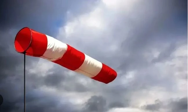 هبوب رياح قوية بعدة ولايات من الوطن  الأربعاء