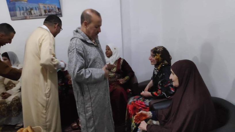 17 عمرة للمقيمين بدار الرحمة هدية العيد من والي البيض