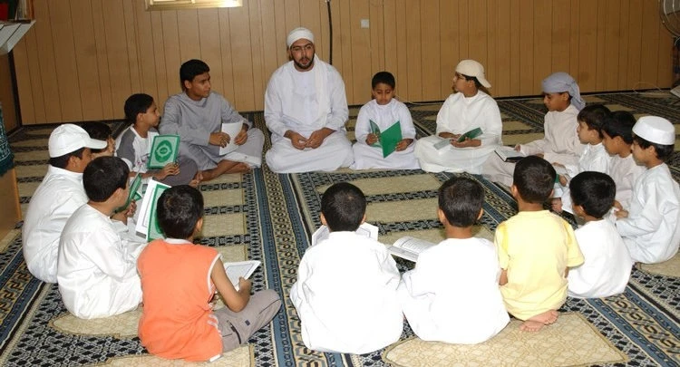 السيد بلمهدي يؤكد اهتمام الدولة بخريجي المدارس القرآنية و الزوايا
