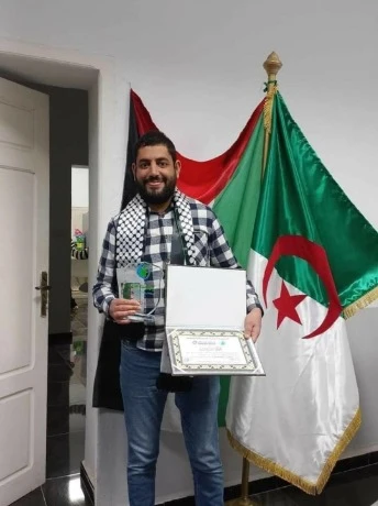 سيدي بلعباس: "مخالف بن حفصة محمد" يفتك جائزة التطوع في طبعتها الثانية
