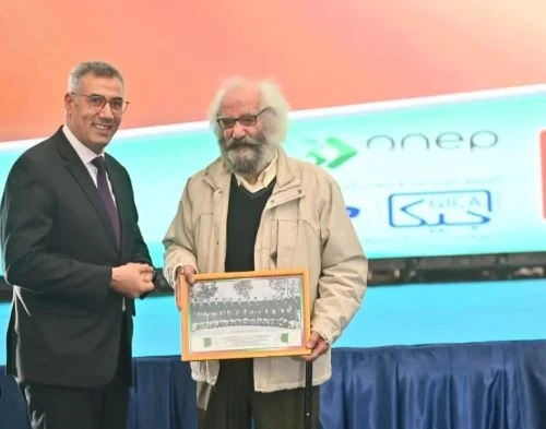 سبر آراء وكالة الأنباء الجزائرية "براهيم دحماني": محمد معوش يكرم وكالة  الأنباء الجزائرية