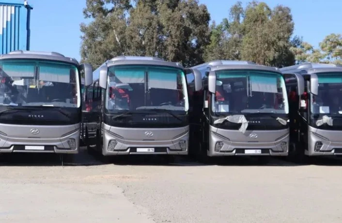 برنامج استيراد 10 آلاف حافلة جديدة .. "إيتوزا" تستلم 102 حافلة