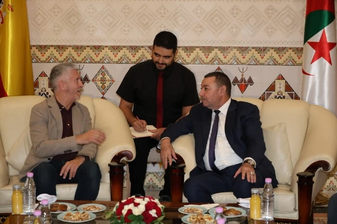 انطلاق أشغال الاجتماع الثنائي الجزائري-الاسباني بين وزيري الداخلية للبلدين