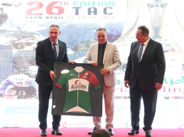 والي وهران يشرف على حفل افتتاح الطبعة 26 طواف الجزائر الدولي للدراجات