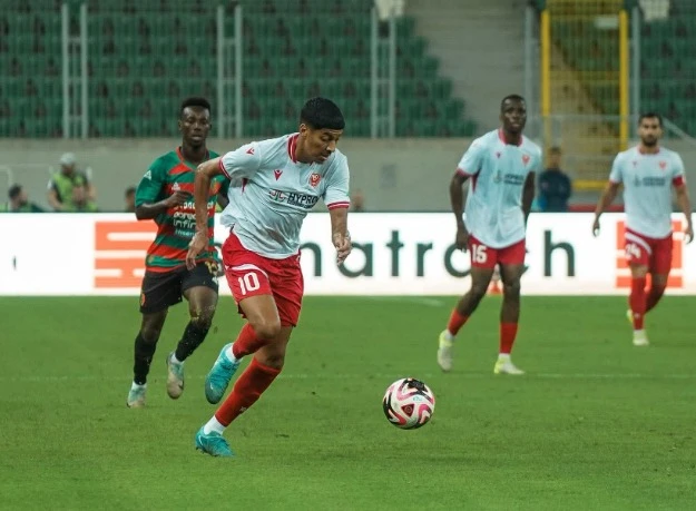 مولودية وهران تسقط في الدويرة رغم الأداء القوي بهدفين لثلاثة أهداف للمولودية العاصمية