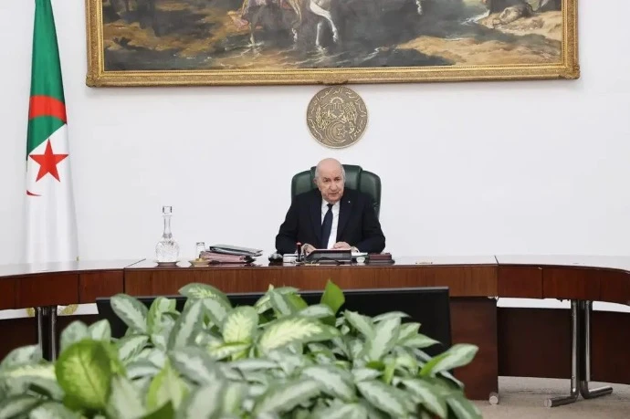 رئيس الجمهورية يهنئ وزيرة الثقافة والفنون على مجهوداتها لإنجاح زيارة البابا ليون الرابع عشر إلى ولاية عنابة