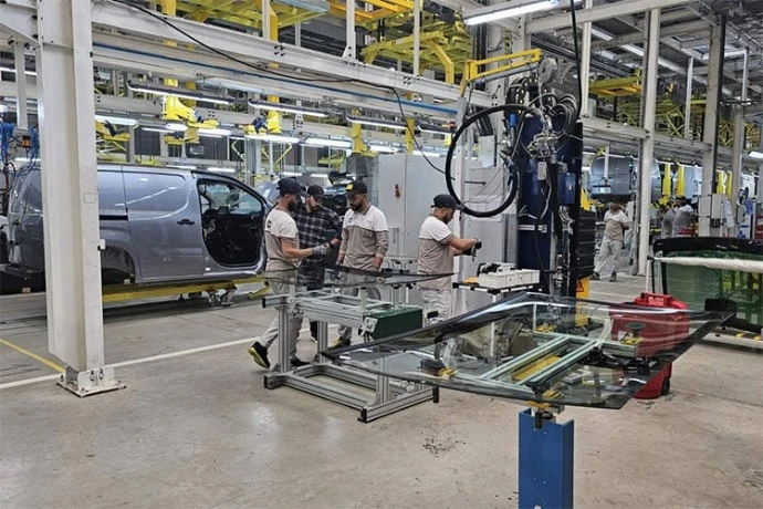 مصنع "فيات" : أشغال التوسعة بلغت نسبة 85 بالمائة