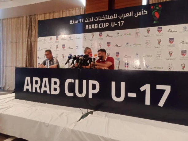 كأس العرب للناشئين:   الندوة الصحفية مشتركة ينشطها مدرب المنتخب الوطني الجزائري أرزقي رمان و مدرب المنتخب الفلسطيني لؤي الصالحي