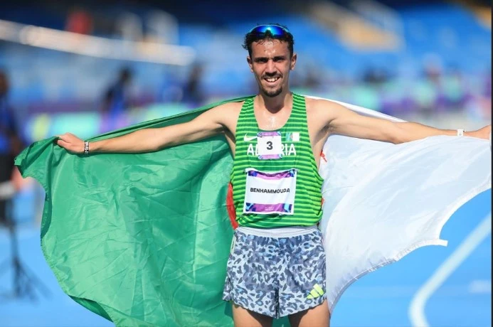 ألعاب التضامن الإسلامي ....بن حمودة اسماعيل   يهدي الجزائر الميدالية الذهبية الخامسة و يحطم الرقم الوطني  في مشي 5000 متر بالرياض