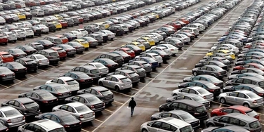 شركات سيارات كبرى تغلق مصانعها أو تجمد مبيعاتها لروسيا بسبب الأزمة  الأوكرانية