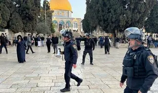 قوات الاحتلال الصهيوني تعتدي على المصلين عند باب الأسباط بالمسجد الأقصى