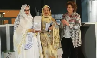 سلطانة خيا تحوز على جائزة المواطنة لحقوق الإنسان بمنطقة لاريوخا