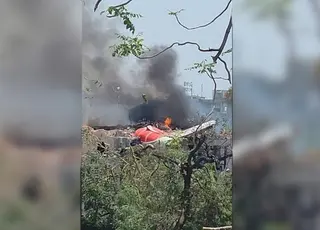 الهند : تعليق الرحلات في مطار أحمد آباد بعد حادث تحطم طائرة "آير إنديا"