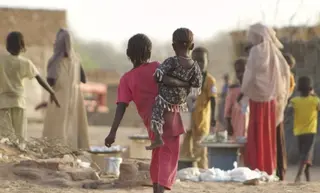 منسق الشؤون الإنسانية بالأمم المتحدة يدعو إلى تحرك دولي لوقف القتال في  السودان