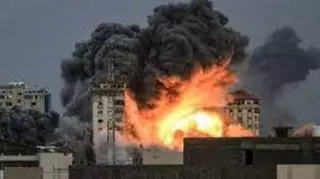 استشهاد 15 فلسطينيا على الأقل في قصف الاحتلال الصهيوني دير البلح وخان يونس  في غزة