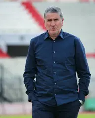 م وهران : شريف الوزاني يشرف على التدريبات في انتظار تعيين مدرب جديد والادارة تستدعي غاريدو لايجاد الصيغة المناسبة لفسخ العقد