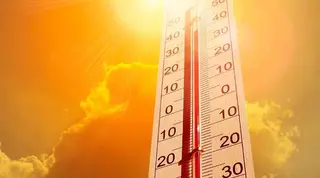 درجات الحرارة  تتراوح ما بين 35 و 44 درجة مئوية بوهران ....موجة الحر ستستمر  إلى غاية يوم الثلاثاء