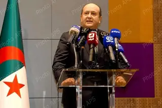 وصول أولى شحنات خام الحديد من منجم غارا جبيلات إلى وهران: خطوة عملاقة لتجسيد مخطط تنمية شامل ومتكامل