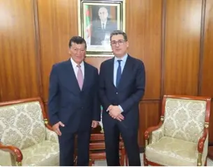 وزير الصحة يستقبل البروفيسور إلياس زرهوني
