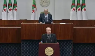 الوزير الأول يشرع في عرض بيان السياسة العامة للحكومة أمام نواب المجلس  الشعبي الوطني