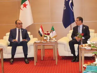 وزير الصحة يلتقي وزير قطاع الأعمال العام لجمهورية مصر