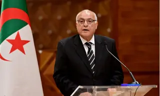 السيد عطاف يحل ببودابست في زيارة عمل الى المجر