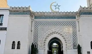 مسجد باريس يدين حملة التشهير التي شنتها ضده قناة "سي نيوز"