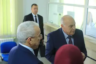 عطاف يشرف على مراسم رفع الستار عن لوحة تذكارية بمقر القنصلية الجزائرية العامة بتونس