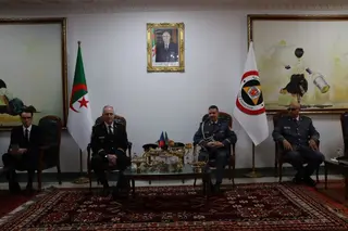 حماية مدنية : وفد من جهاز خدمات الإنقاذ والإطفاء لجمهورية التشيك في زيارة  عمل إلى الجزائر