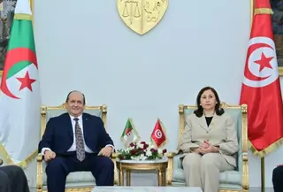 الوزير الأول يجري  محادثات مع رئيسة الحكومة التونسية