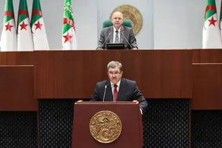 وزير الاتصال يبرز أهمية تعزيز الفضاءات الإعلامية الوطنية في مواجهة حملات التضليل