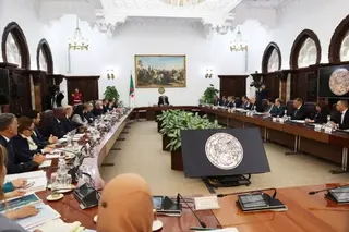 رئيس الجمهورية يكلف وزير الري الجديد بتحضير مخطط تسيير جديد لقطاع المياه