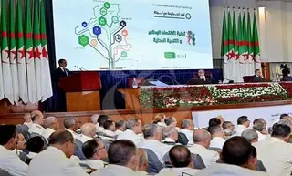 اجتماع حكومة-ولاة: التزام بتطبيق توجيهات الرئيس لوضع الجماعات المحلية في  خدمة المواطن وخلق الثروة