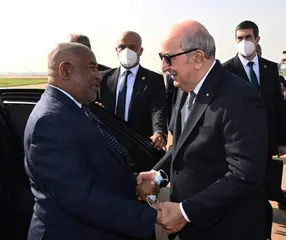 رئيس جمهورية جزر القمر يحل بالجزائر للمشاركة في القمة العربية