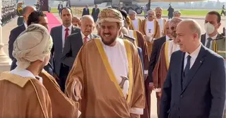 نائب رئيس الوزراء الممثل الخاص لسلطان سلطنة عمان يحل بالجزائر للمشاركة في القمة العربية