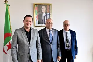 وزير الاتصال يشرف على تنصيب سعيد مشواك مديرا عاما للمركز الدولي للصحافة