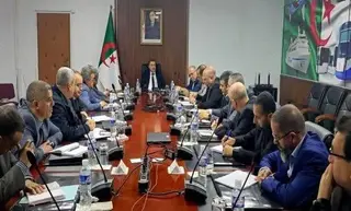 تنصيب لجنة مشتركة لمتابعة مشاريع السكة الحديدية والنقل الموجه