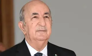 عيد الفطر: رئيس الجمهورية يهنئ أفراد الجيش الوطني الشعبي والاسلاك النظامية وعمال الصحة