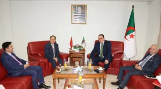 وزير الاتصال يستقبل سفير جمهورية الصين الشعبية بالجزائر